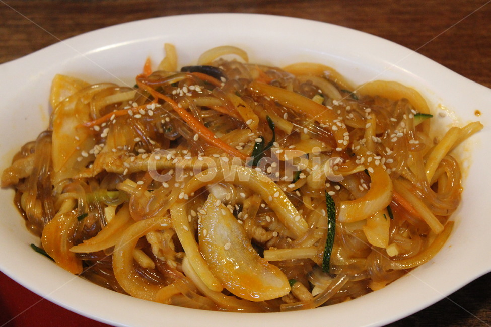잡채덮밥,잡채,중국음식,매운음식,중식,덮밥,밥,쌀,면,채소,맛있는,뜨거운,버섯,한국음식,요리,고기,돼지고기,식당,food,음식