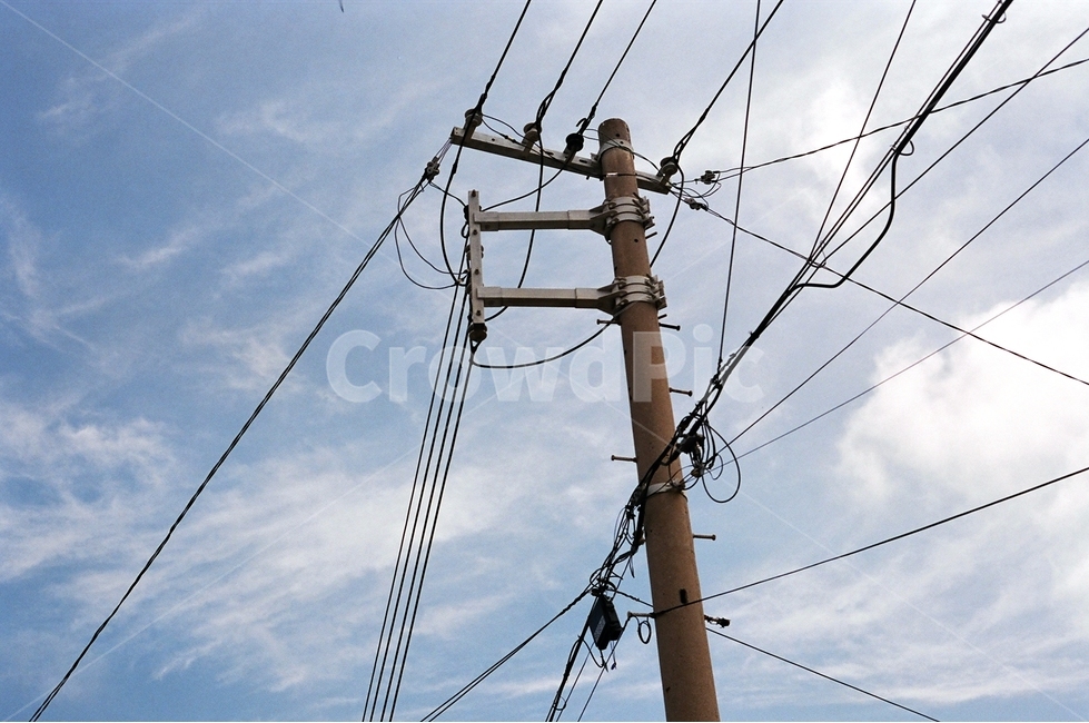전봇대,하늘,골목길,산책,전기,산업,industry,industrial,에너지산업,energy industry,utility pole,전신주