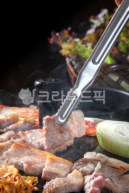 삼겹살,생삼겹살,솥뚜껑삼겹살,목살,돼지목살,목살구이,구이,고기,바베큐,음식점,식당,생목살,삼겹살구이,무쇠,무쇠솥뚜껑삼겹살,솥뚜껑생삼겹살,무쇠솥뚜껑,솥뚜껑,음식,한국음식,한국요리,식재료,한국음식점,돼지삼겹살,돼지생삼겹살,돼지,돼지고기,먹거리,국내산삼겹살,국내산목살,국내산생삼겹살,국내산생목살,육류,고기,meat