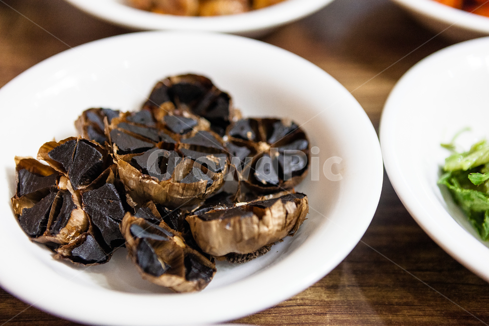 흑마늘,반찬,신선한,마늘,건강한,전통적인,요리,음식,식재료,요리,food,cook,meal,dishes,food reserves,채소,야채,vegetables,한식,한국음식,한국요리,korean food,korean dishes,korean meal,korean cook