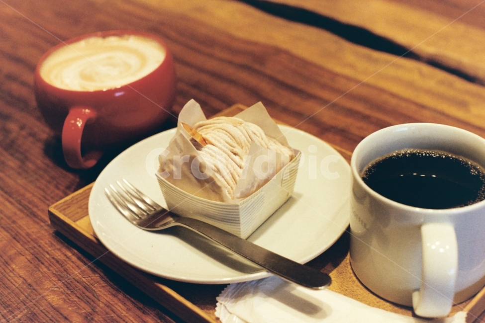 필름사진,카페,커피,케익,라떼,film,cafe,coffee,cake,latte