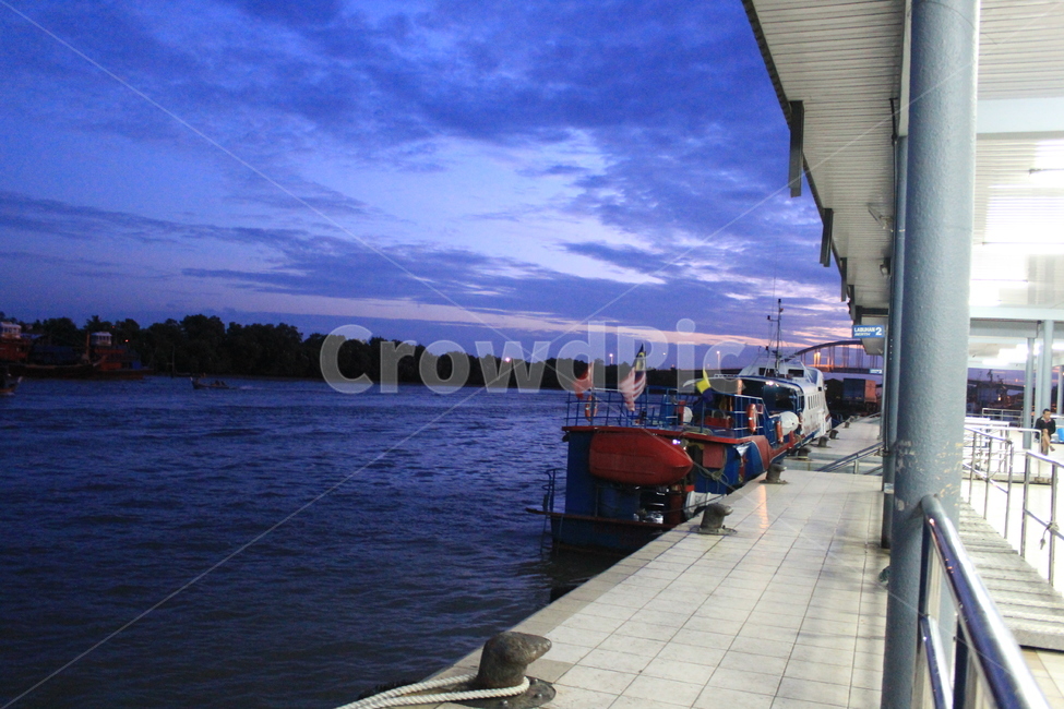 바다,항구,둑,교각,water,sea,beach,waterfront,dock,pier,port,워터프론트,배,sky,하늘,구름,cloud,해질녘,evening,경치,풍경,자연