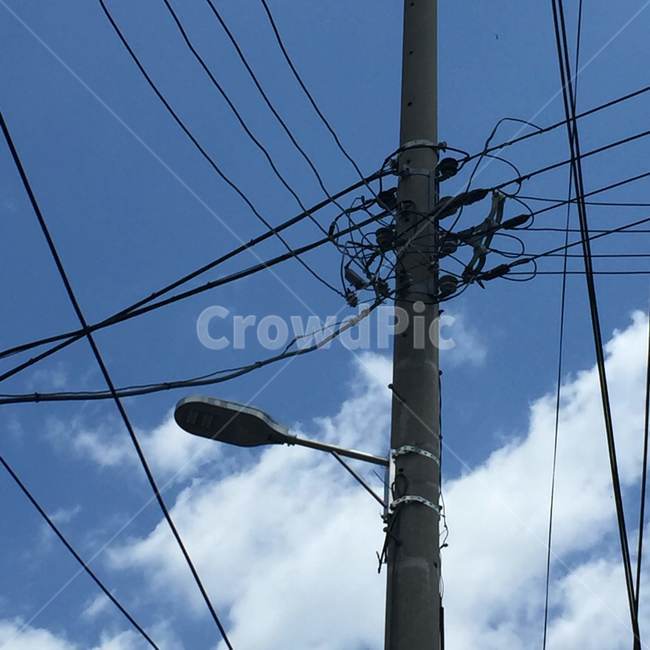 utilitypole,전신주,전봇대,하늘,전깃줄,telephonepole,sky,electricwire,구름,cloud,가로등,streetlamp,에너지산업,energy industry