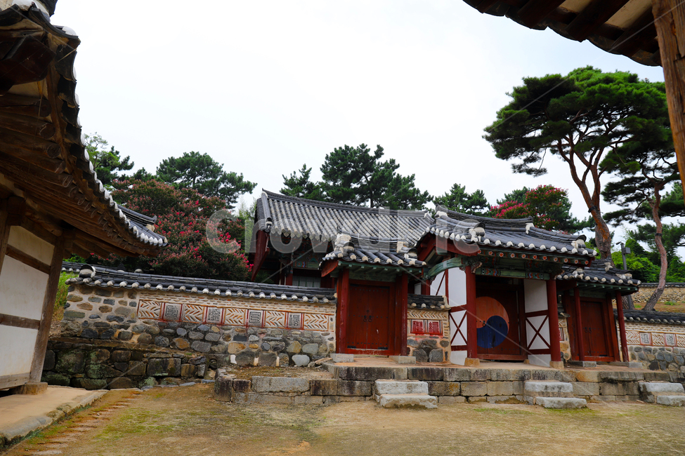 outdoors,옥외,building,건물,문화유산,사적,사적지,서원,송준길,신독재,한옥,건축,전통건축,돈암서원,논산,유교,김장생,송시열,김집