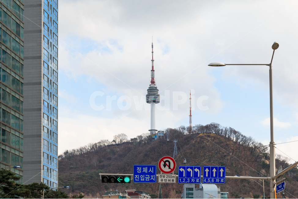 남산타워,남산,n타워,회현사거리,랜드마크,서울,대한민국,상징,탑,타워,건축물,건축,가로등,건물,빌딩,마천루,높은,대표,랜드마크,landmark,tourist attraction,한국랜드마크,한국관광지,한국명소,korea landmark,korea tourist attraction