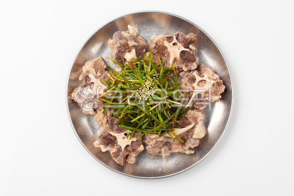 소꼬리찜,소꼬리곰탕,소꼬리고기,소꼬리뼈,사골,한우잡뼈,뼈,잡뼈,소뼈,우족,한우,소,음식,식재료,요리,육류,고기,사골재료,곰탕재료,곰탕,사골곰탕,육수,사골육,수한우사골육수,한우곰탕