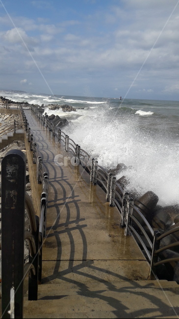 nature,seawaves,파도,ocean,바다,물,sea,다리,옥외