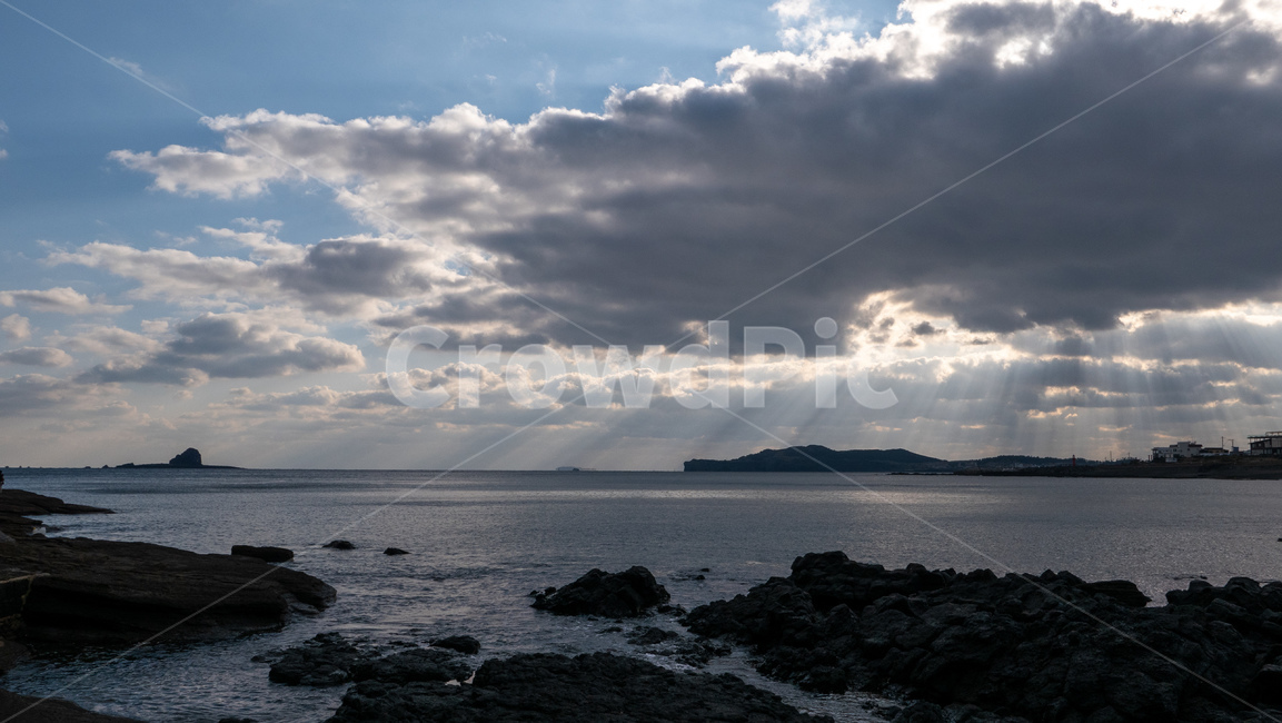 weather,날씨,cumulus,적운,cloud,구름,sky,하늘,빛내림,빛,light,lightshower,outdoors,옥외,nature,자연,water,ocean,물,대양,sea,연안,coast,바다,제주,jeju,제주도,자연,풍경,nature,landscape