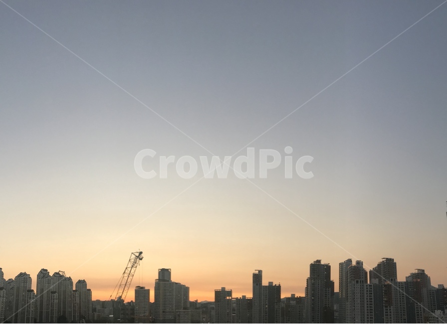 도시,야경,아파트,노을,하늘,풍경,city,nightview,apartment,sunset,sky,도시,풍경,city,landscape,한국도시풍경,한국도시경관,korea cityscape,construction crane,건설 크레인