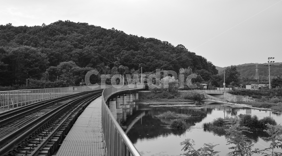 벽제역,폐역,역사,기차역,철도,오래도니,낡은,길,station,old,road,자연,원근감,하천,강,natural,water,물
