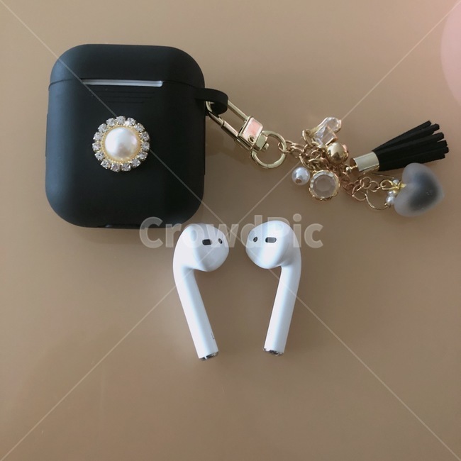 에어팟,에어팟케이스,이어폰,케이스,키링,전자제품,electronics