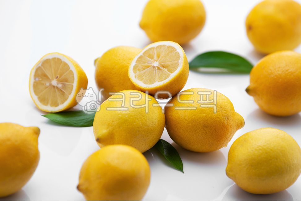 citrus fruits,green,fruit,yellow,white background,many,food,orange,lemon,ripe,fresh,organic,group