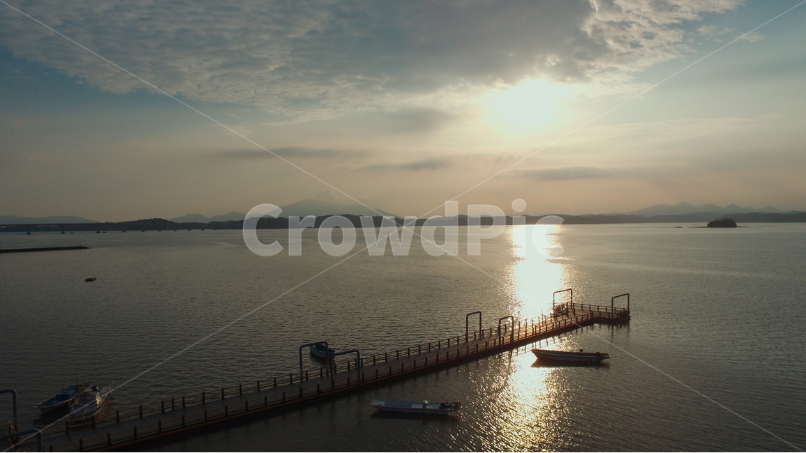 일몰,바다,드론,선착장,풍경,한국,sunset,sea,drone,landscape,항공촬영,skyview,자연,풍경,nature,landscape,한국자연풍경,한국자연경관,korea nature landscape,교통,교통수단,traffic,transportation,water,물,waterfront,워터 프론트,port,포트,pier,교각