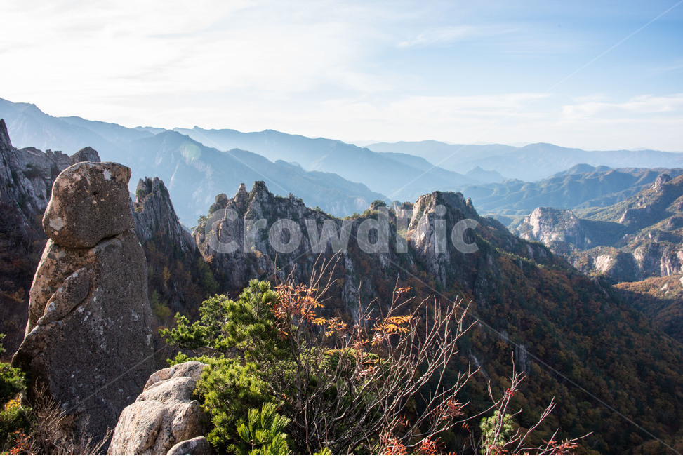 설악산,국립공원,가을,단풍,용아장성,곰바위,가을,계절,fall,autumn,season,자연,풍경,nature,landscape,한국자연풍경,한국자연경관,korea nature landscape,mountain range,산맥,outdoors,옥외,mountain,산,peak,피크