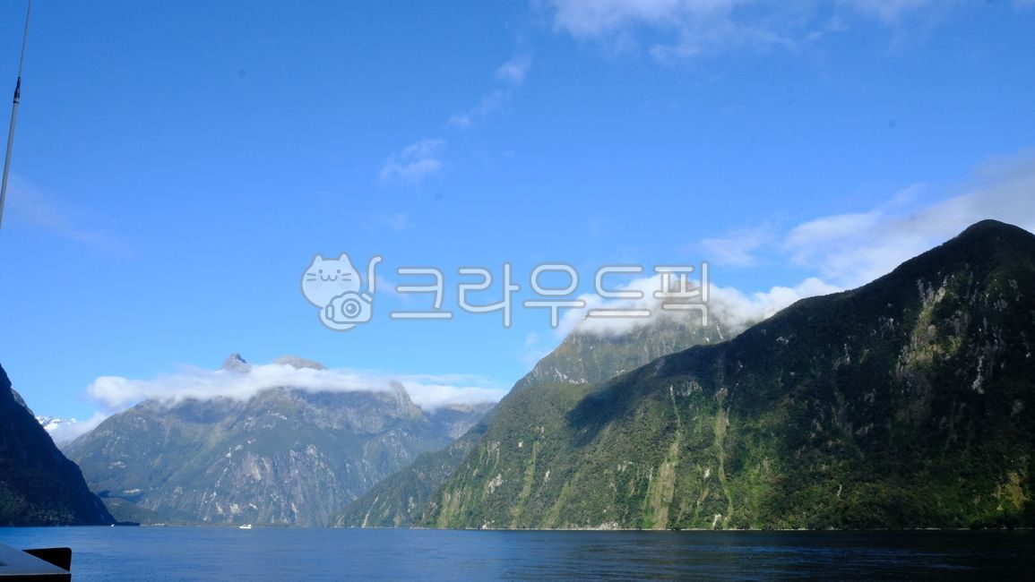 beautiful,피오르드,뉴질랜드,밀포드사운드,beauty,blue,cascade,cliff,coast,fall,famous,fiordland,fiordlandnationalpark,fjord,forest,glacier,green,landscape,milford,milfordsound,milfordsoundnewzealand,mountain,national,natural,nature,new,newzealand,outdoor,park,peak,river,rock,scenery,scenic,serene,sound,southisland,spectacular,tree,view,water,waterfall,wild,wilderness,zealand