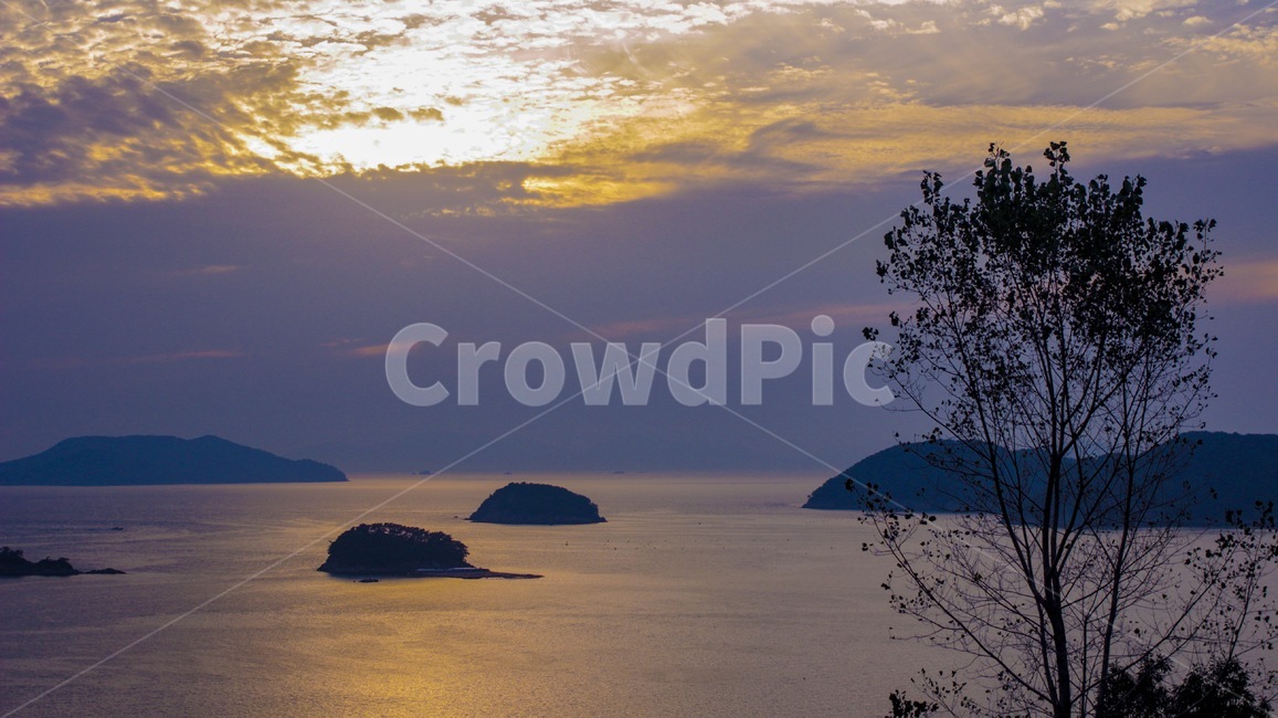 일몰,석양,노을,바닷가,항구,하늘,구름,풍경,감성,거제,자연,풍경,nature,landscape,한국자연풍경,한국자연경관,korea nature landscape,outdoors,옥외,land,땅,shoreline,해안선,water,물,ocean,대양,sea,바다,coast,연안,island,섬
