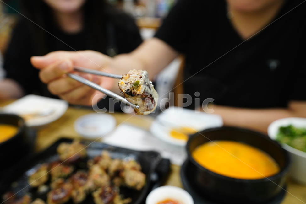 순대,한식,음식,안주,돼지,육류,food,먹거리,사람,인물,인간,human,person,신체일부,몸,body,음식,식재료,요리,food,cook,meal,dishes,food reserves,한식,한국음식,한국요리,korean food,korean dishes,korean meal,korean cook