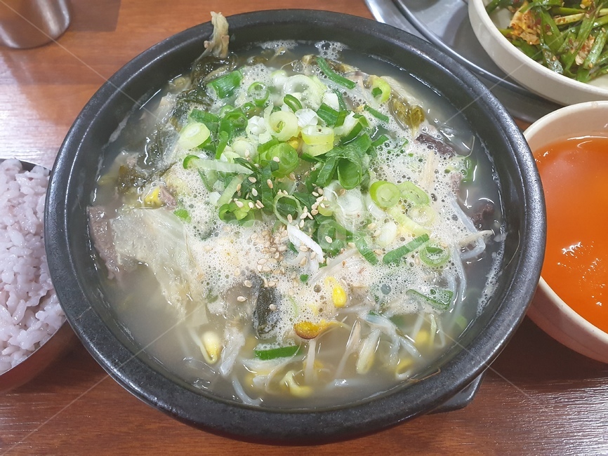 해장국,선지해장국,콩나물,뚝배기,한식,음식,식재료,요리,food,cook,meal,dishes,food reserves,한식,한국음식,한국요리,korean food,korean dishes,korean meal,korean cook