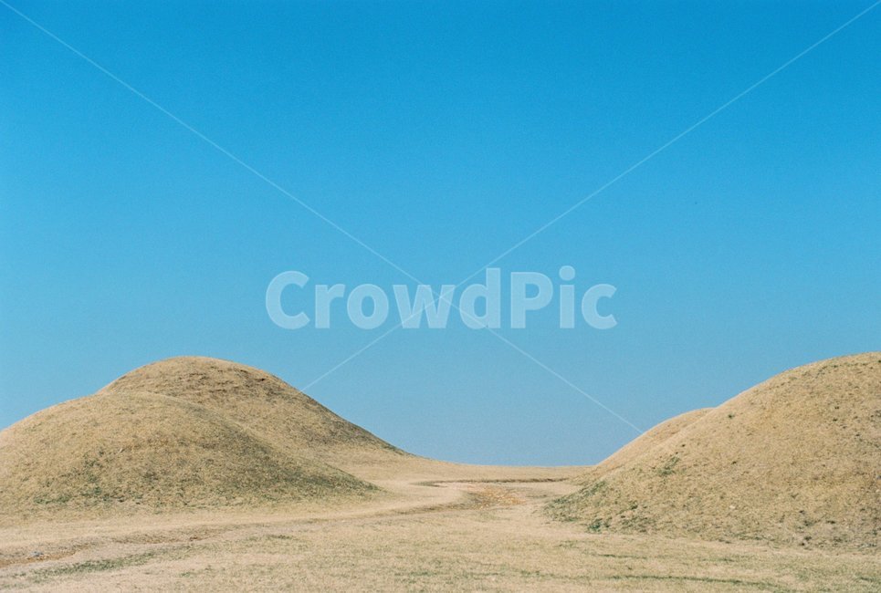 산등성,언덕,길,하늘,동산,자연,풍경,nature,landscape,grassland,목초지,field,들,outdoors,옥외,soil,흙