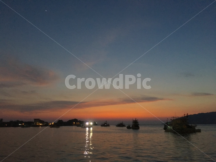 바다,일몰,노을,코타키나발루,해변,해수욕장,바닷가,sea,beach,하늘,sky,구름,일출,선셋,sunset,sunrise,풍경,landscape,배,boats,보트,어둠,감성,감성사진,분위기,sensible,feeling,emotion,색감,color,컬러,색상,색채,색깔,colorsense,colorsensitivity,feelingofcolor,자연,풍경,nature,landscape,교통,교통수단,traffic,transportation,outdoors,옥외