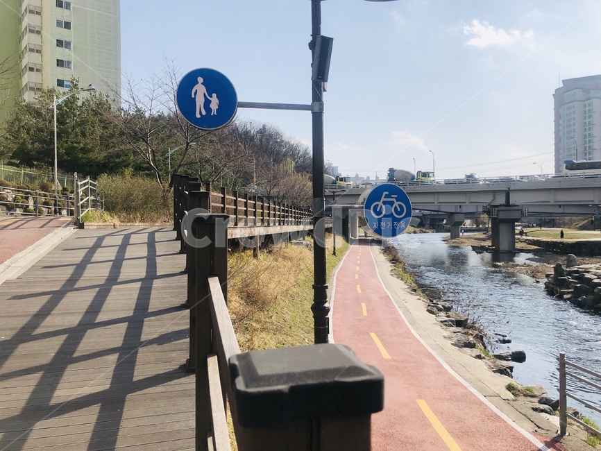 표지판,자전거도로,자전거표지판,산책로,산책