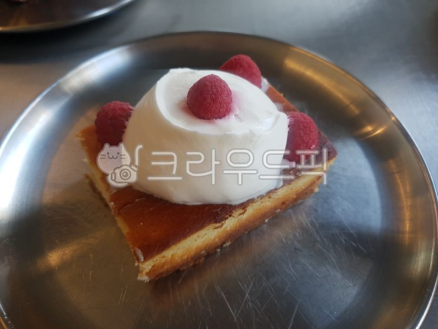 케이크,디저트,dessert,라즈베리치즈케이크,치즈케이크