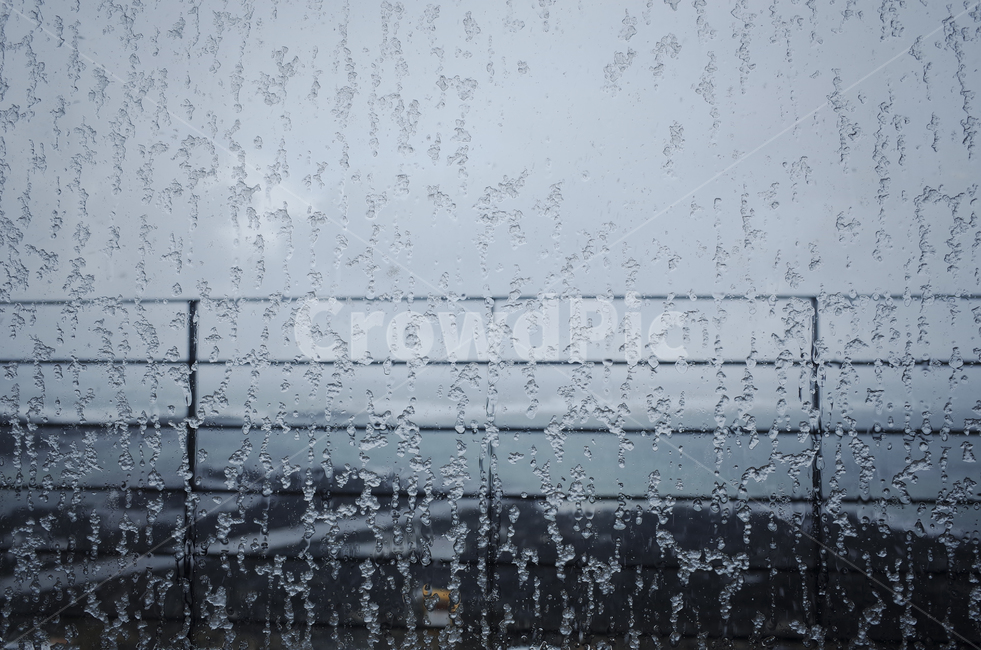 outdoors,옥외,창문,window,ice,rain,snow,눈,비,우박,얼음,흐르는,흘러내리는,고여있는