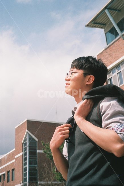 고등학생,고3,수험생,학업스트레스,고딩,교복,힘듦,피곤함,피곤한,하늘,햇볕,필름사진,필름카메라,필름,감성,빈티지,사람,인물,인간,human,person,남성,남자,man,male,교육,학교,공부,education,learning,study,school