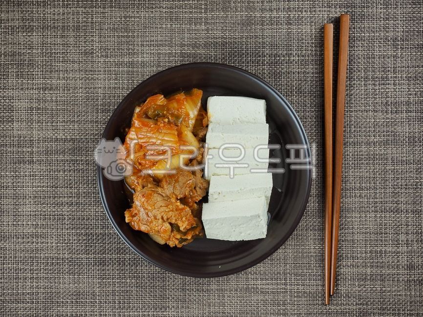 stirfriedkimchi,Kimchi,cabbage,kimchi,Tofu Kimchi,chopsticks,Korean,sidedish,koreantraditionalfood,Korean traditional food,food,side dish,napa cabbage,Korean food,spicyfood,Stirfried Kimchi,tofu,spicy food,traditional food,traditionalfood,koreanfood