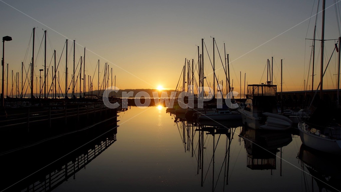 sunset,sunsetbeach,seashore,boat,dock,석양,석양바다,보트,배,정박