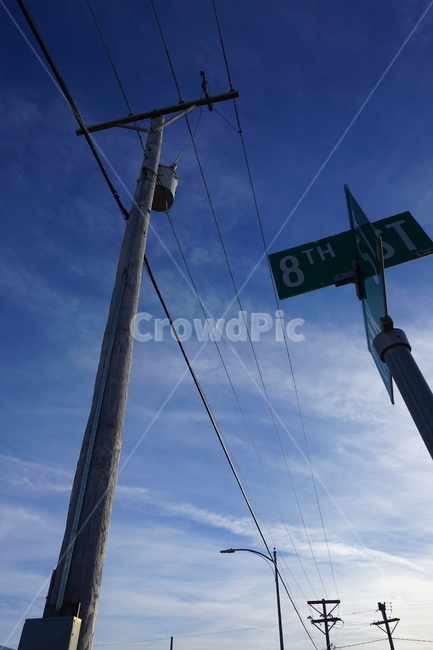 하늘,전봇대,전깃줄,표지판,도로표지판,해질녘,sky,electricpole,wire,roadsign,roadsignal,자연,풍경,nature,landscape,utility pole,전신주,cable,케이블
