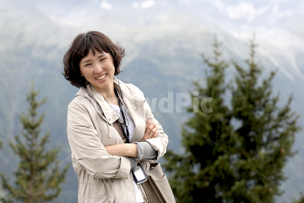 미소,인물,행복한,happy,apparel,clothing,사람,인물,인간,human,person,얼굴표정,facial expression,face,여성,여자,woman,female,lady
