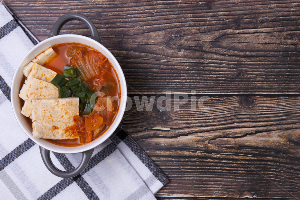 김치찌개,김치,두부,저녁식사,요리,식사,식당,찌개,음식,식재료,요리,food,cook,meal,dishes,food reserves,한식,한국음식,한국요리,korean food,korean dishes,korean meal,korean cook