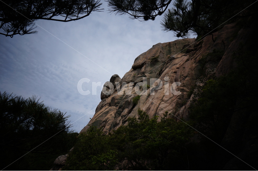 바위,용봉산,봄,초록,풍경,맑음,자연,풍경,nature,landscape,한국자연풍경,한국자연경관,korea nature landscape,outdoors,옥외,cliff,낭떠러지