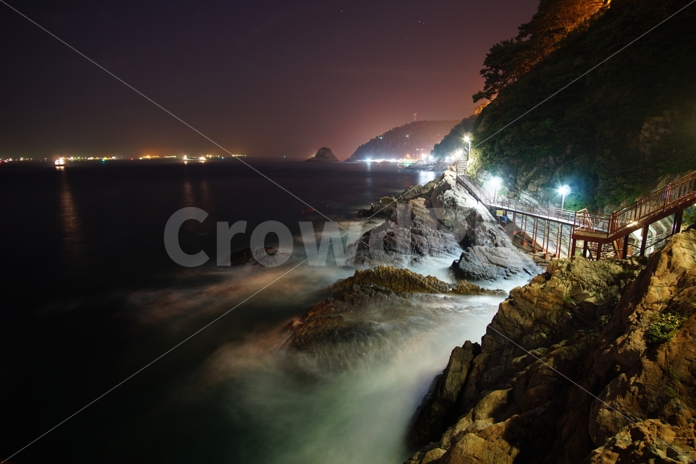 바다,부산야경,암남동,산책로,해안산책로,부산,자연,풍경,nature,landscape,야경,밤,nightscape,night,promontory,곶,handrail,난간,banister,path,통로,walkway,보도