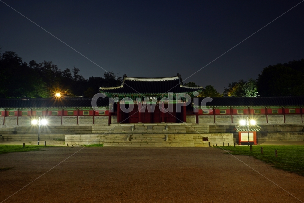 한국,서울,경희궁,경덕궁,궁궐,궁전,조선,조선시대,조선왕조,왕국,야경,한옥,palace,korea,seoul,문화재,역사,전통,문화,전통문화,한국적인,풍경,landscape,nightview,nightscene,nightscape,나무,tree,밤하늘,야경,밤,풍경,nightscape,night,landscape,랜드마크,landmark,tourist attraction,한국랜드마크,한국관광지,한국명소,korea landmark,korea tourist attraction,architecture,건축물,building,건물