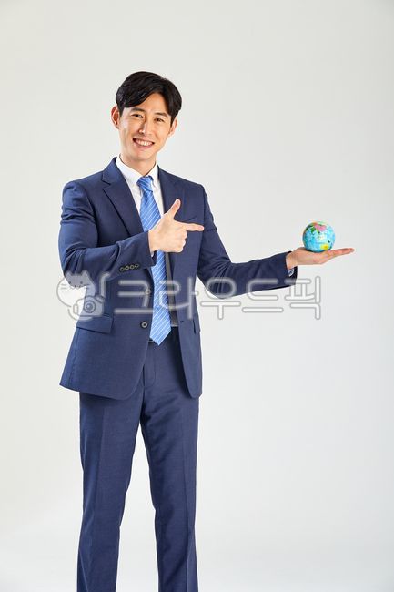 young businessman,assistant manager,apparel,office,Asian,Global,sales,globalbusiness,smile,executive,tie,white,global business,businessman,deputy,work,office worker,formal,1st place,1person,globe,dream,success,person,30s,clothing,suit,job,male,best,global