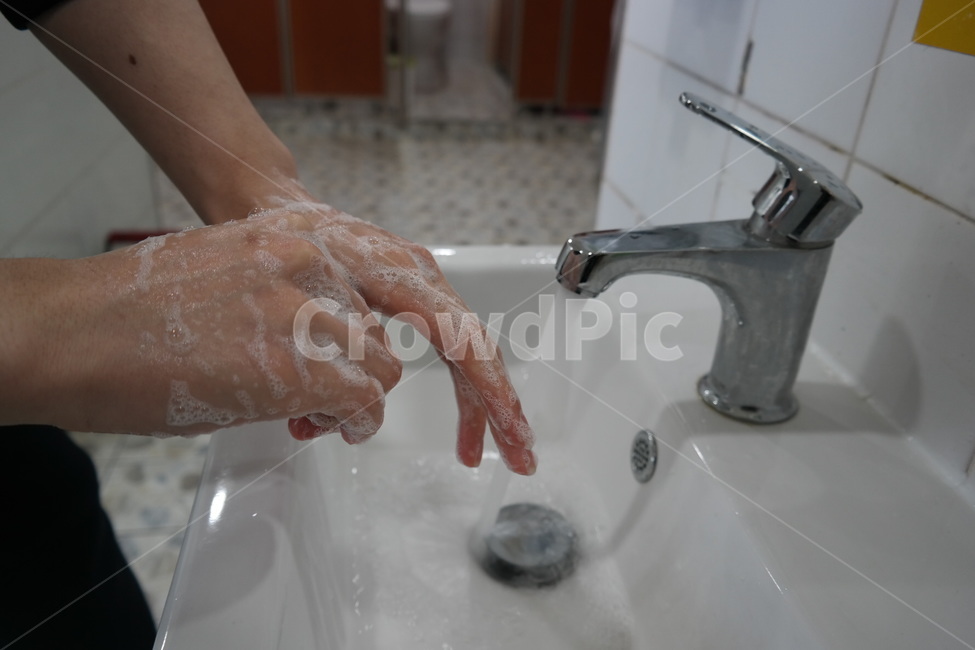 person,사람,손,코로나,코로나예방,손씻기,감염예방,우한폐렴,청결