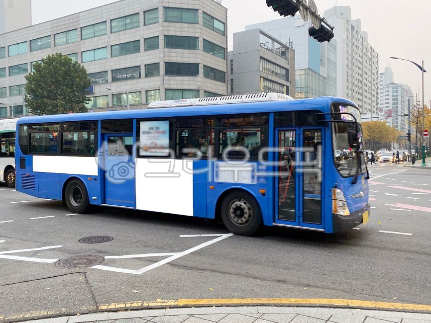bus,commercial,commercialadvertisement,square billboard,outdoor advertising,sign board,citybusadvertisement,outdooradvertisement,Mockup image,commercialbillboard,busadvertisement,advertisingdesign,emptied,billboard,emptyspace,empty place,background,bus ad