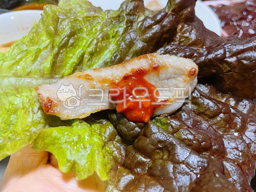Antijeongsal,Ssam vegetables,Meat wrap,wrapping,Lettuce wrap,pork,vegetable,food,pig,meal,meat,Ssamjang,special part