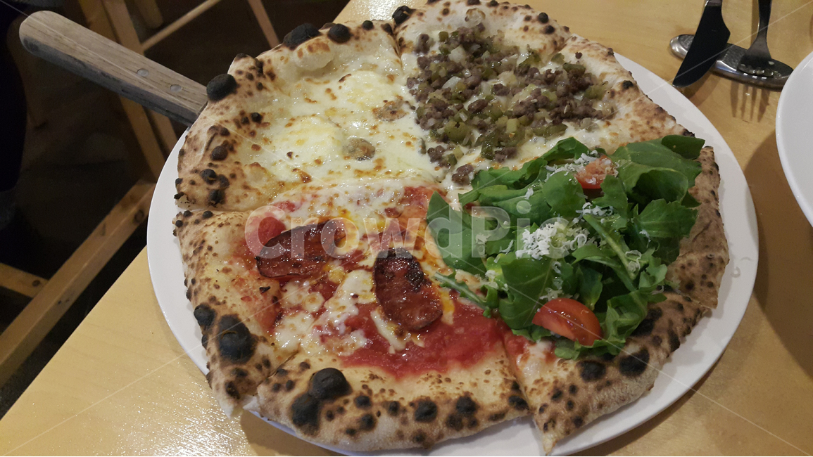 피자,pizza,화덕피자,먹음직스러운,요리,음식,food,이국적인,치즈,cheese,다채로운,음식,식재료,요리,food,cook,meal,dishes,food reserves,양식,서양음식,서양요리,western food,western dishes,western meal,western cook