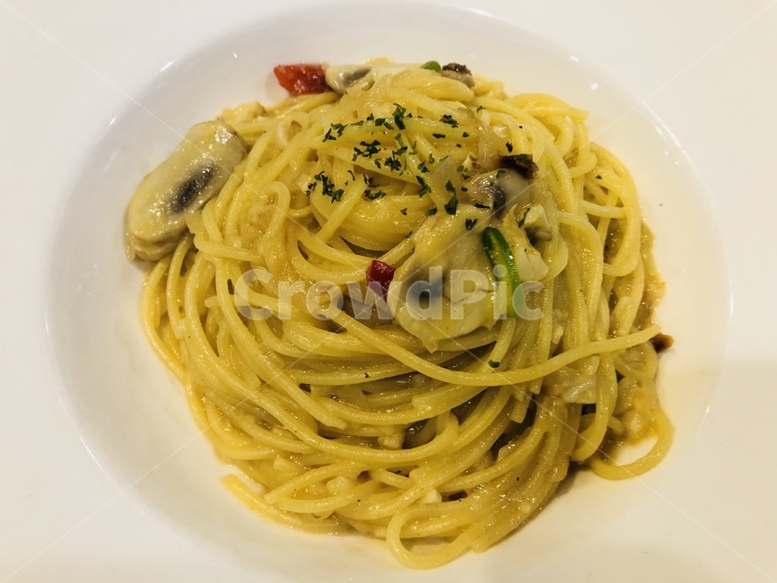 스파게티,파스타,크림파스타,접시,spaghetti,pasta,음식,음식,식재료,요리,food,cook,meal,dishes,food reserves
