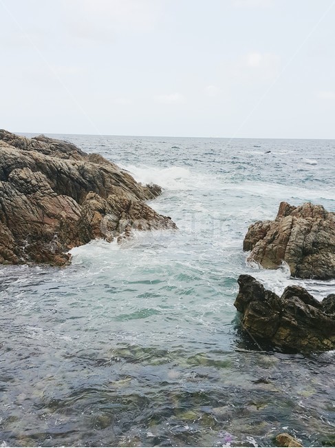 바다,바위,파도,바람,하늘,파란바다,풀,nature,stone,sea,파랂하늘,구름,sky,초록바다,자연,풍경,nature,landscape,promontory,곶,outdoors,옥외