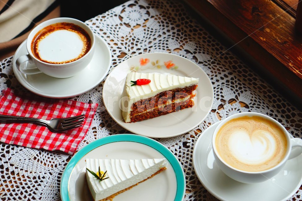 카페,온기,케이크,감성사진,커피,카페라떼,음식,식재료,food,cook,dishes,reservers,dessert,snack,카라멜마끼아또,휘핑크림,우유거품,디저트,간식,후식,dessert,snack
