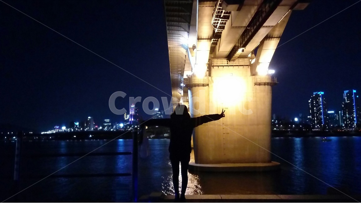 한강,밤,밤배경,배경,조명,야경,밤,풍경,nightscape,night,landscape,도시,city,한국도시풍경,한국도시경관,korea cityscape,사람,인물,인간,human,person,인물실루엣,사람실루엣,character silhouette,human silhouette,lighting,building,건물,metropolis,중심지,urban,어반,시티,town