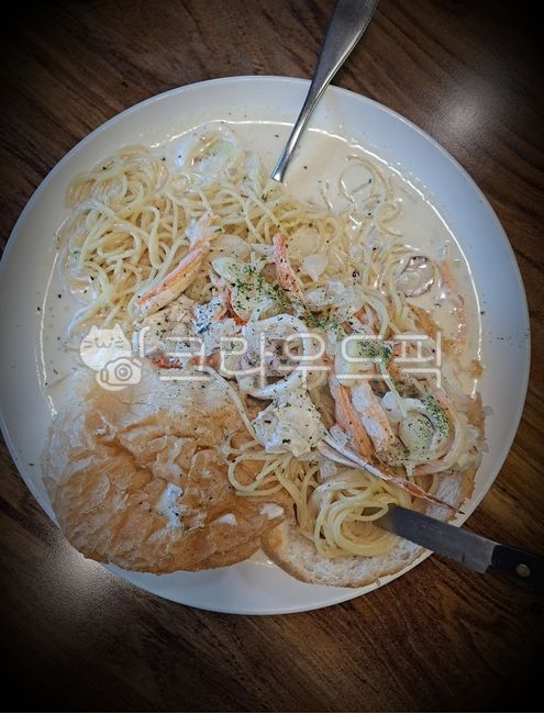 crab meat,spaghetti,Crab meat cream pasta,squid,cooking,food,western food