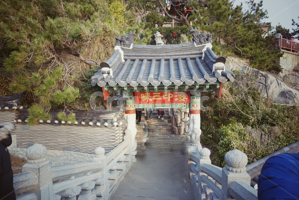 옥외,인테리어디자인,바다,사람,outdoors,건축물,건물외관,exterior,building,structure,architecture,construction