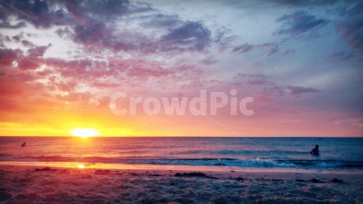 바다,바닷가,사람,사람들,아기,아가,남자,노을,산책,산책로,sea,ocean,seaside,bridge,beach,people,person,baby,boy,man,men,빛,light,walk,sunset,yellow,blue,태양,해,sun,하늘,푸른,풍경,배경,배경사진,풍경사진,평화로운,분위기,차분한,차분함,평화로움,scene,view,atmosphere,calm,peaceful,tranquil,still,background,모래,모래사장,sand,감성사진,ambience,자연,풍경,nature,landscape,해변,바다,beach,sea,여행,휴가,traveling,vacation,trip,outdoors,옥외