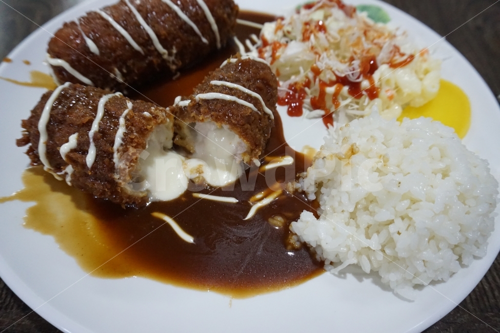 치즈돈가스,치즈돈까스,치즈흘러내림,모짜렐라치즈,돈가스,돈까스,경양식,점심식사,저녁식사,데이트,고급돈가스,고급돈까스,음식,식재료,요리,food,cook,meal,dishes,food reserves,육류,고기,meat