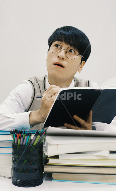 수능,교육,학생,교복,시험,강의,수업,고등학생,고3,남고생,남자고등학생,남고,수능시험,기말고사,중간고사,모의고사,exam,quiz,test,공부,남자,남학생,학업,진로,사람,인물,인간,human,person,얼굴표정,facial expression,face,남성,남자,man,male,교육,학교,공부,education,learning,study,school